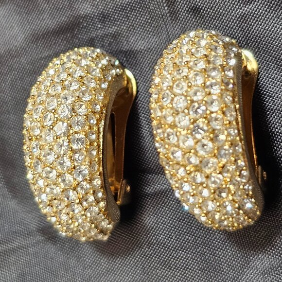 Vintage Christian Dior Gold Tone Tiny Rhinestone Crystal Clip-on Earrings Signed - Picture 1 of 10